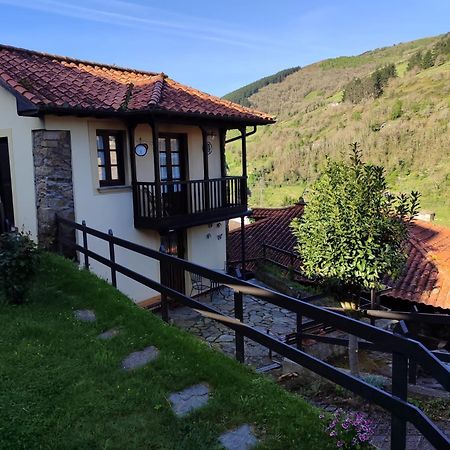 Willa La Casina De Santulaya Adrales Zewnętrze zdjęcie