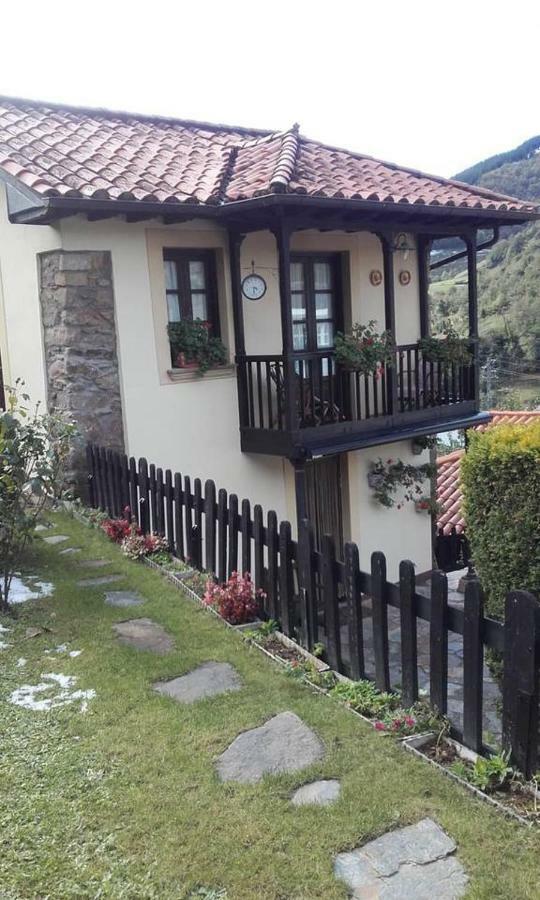 Willa La Casina De Santulaya Adrales Zewnętrze zdjęcie